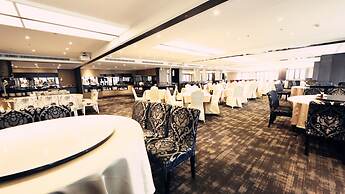 Grand Earl Hotel