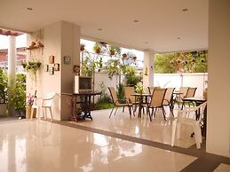 The Meet Green Apartment