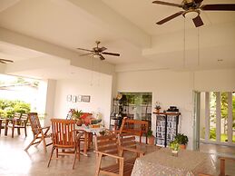 The Meet Green Apartment
