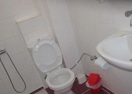Red Rose Hotel