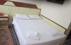 Red Rose Hotel