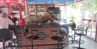 Red Rose Hotel