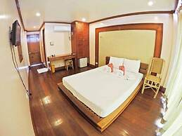 El Nido Beach Hotel