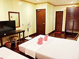 El Nido Beach Hotel