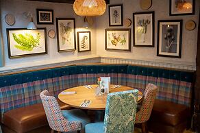 Berkshire Arms by Chef and Brewer Collection