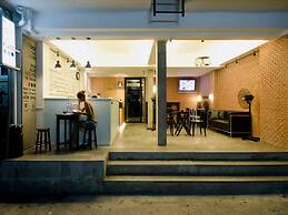 DI Place Hotel