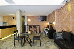 DI Place Hotel