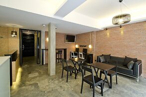 DI Place Hotel