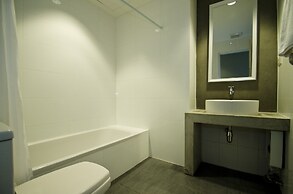 DI Place Hotel