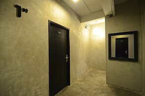 DI Place Hotel