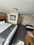 De Trafford Hotel by Chef and Brewer Collection