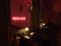 THE QVEST hideaway