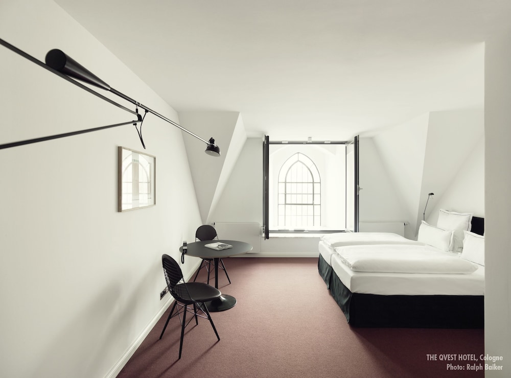 THE QVEST hideaway