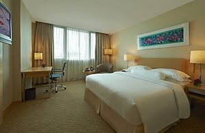 Royale Chulan The Curve