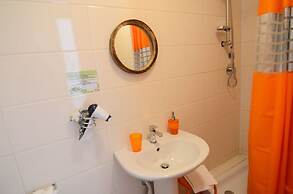 B&B Tecla
