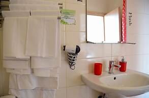 B&B Tecla