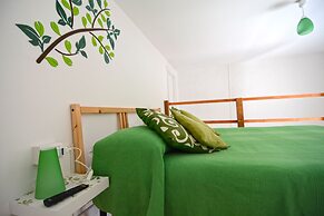 B&B Tecla