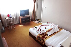 Sunny Holiday Hotel