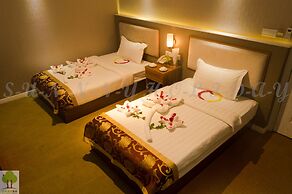 Sunny Holiday Hotel