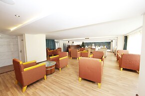 Sunny Holiday Hotel