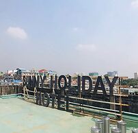 Sunny Holiday Hotel