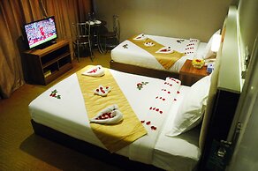 Sunny Holiday Hotel