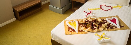 Sunny Holiday Hotel