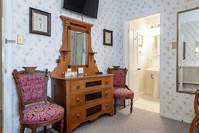 Stone Maiden Inn