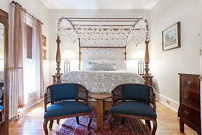 Stone Maiden Inn
