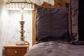 Stone Maiden Inn