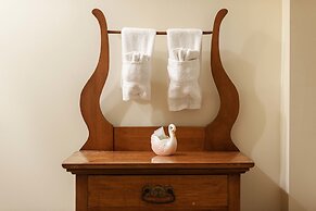 Stone Maiden Inn