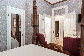 Stone Maiden Inn