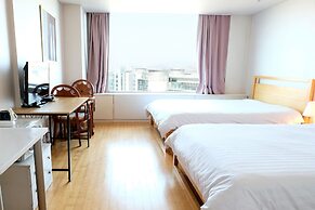 Gogo House