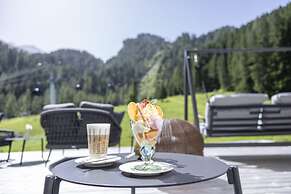 VALARA Alpine Art Hotel