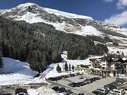 VALARA Alpine Art Hotel