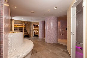 VALARA Alpine Art Hotel
