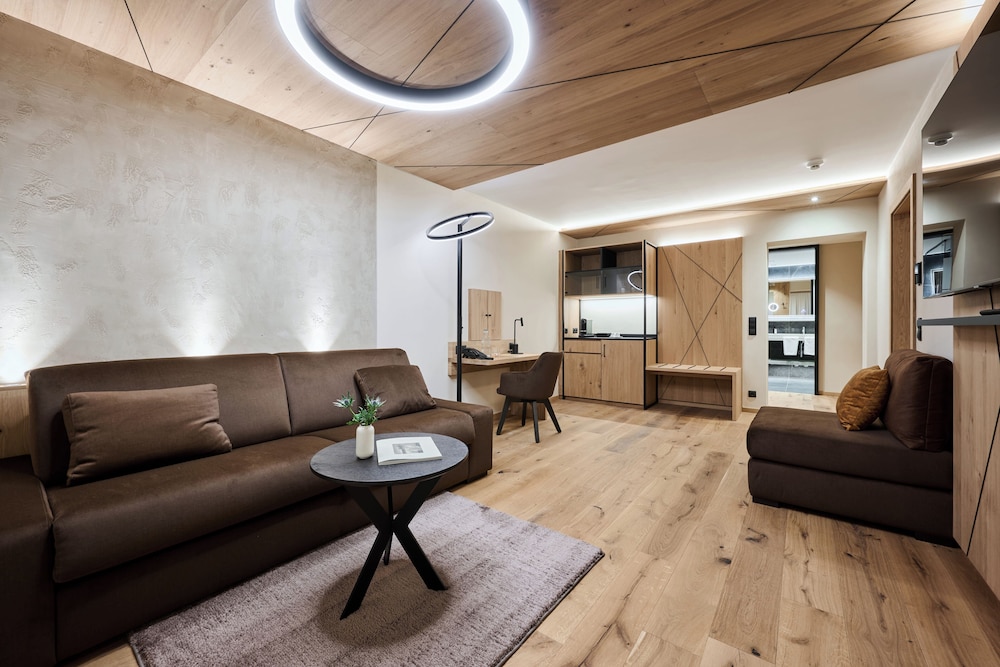 VALARA Alpine Art Hotel