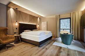VALARA Alpine Art Hotel