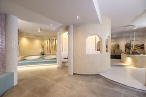 VALARA Alpine Art Hotel