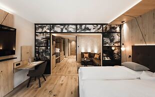 VALARA Alpine Art Hotel
