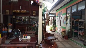 Rattana Guesthouse & Bungalow