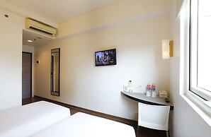 Amaris Hotel Bekasi Barat