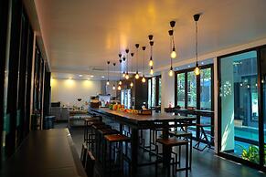 BED Phrasingh Hotel - Adults Only