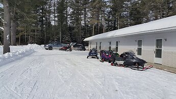 Pine Motel