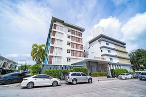 Ratana Hotel Rassada