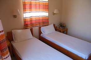 Haris Apartments