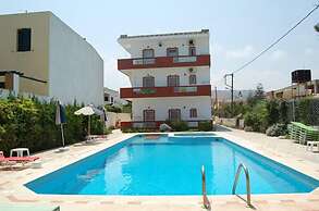 Haris Apartments