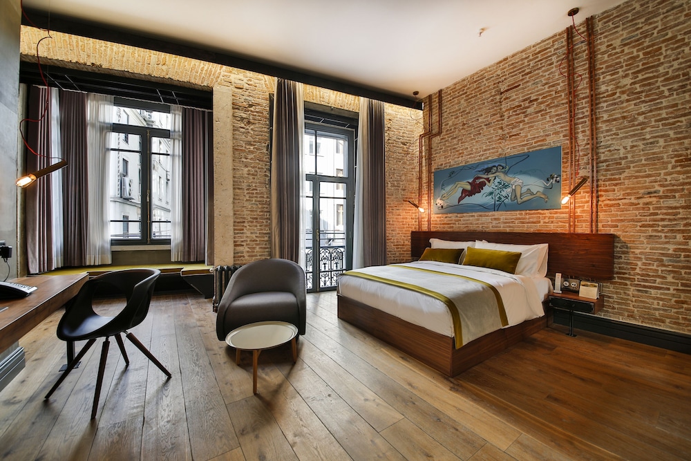 Hotel The Public