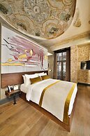 Hotel The Public
