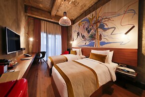Hotel The Public